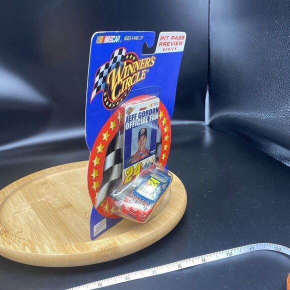 2002 Jeff Gordon pit pass badge and 1:64 scale NASCAR car - Picture 4 of 8